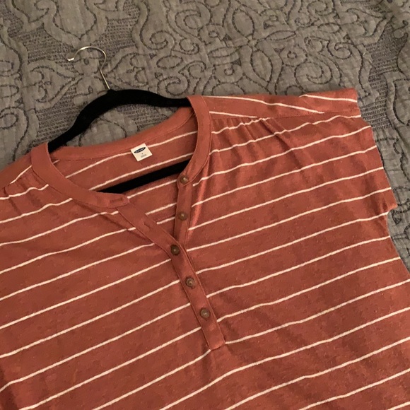 Old Navy Top - Picture 2 of 4